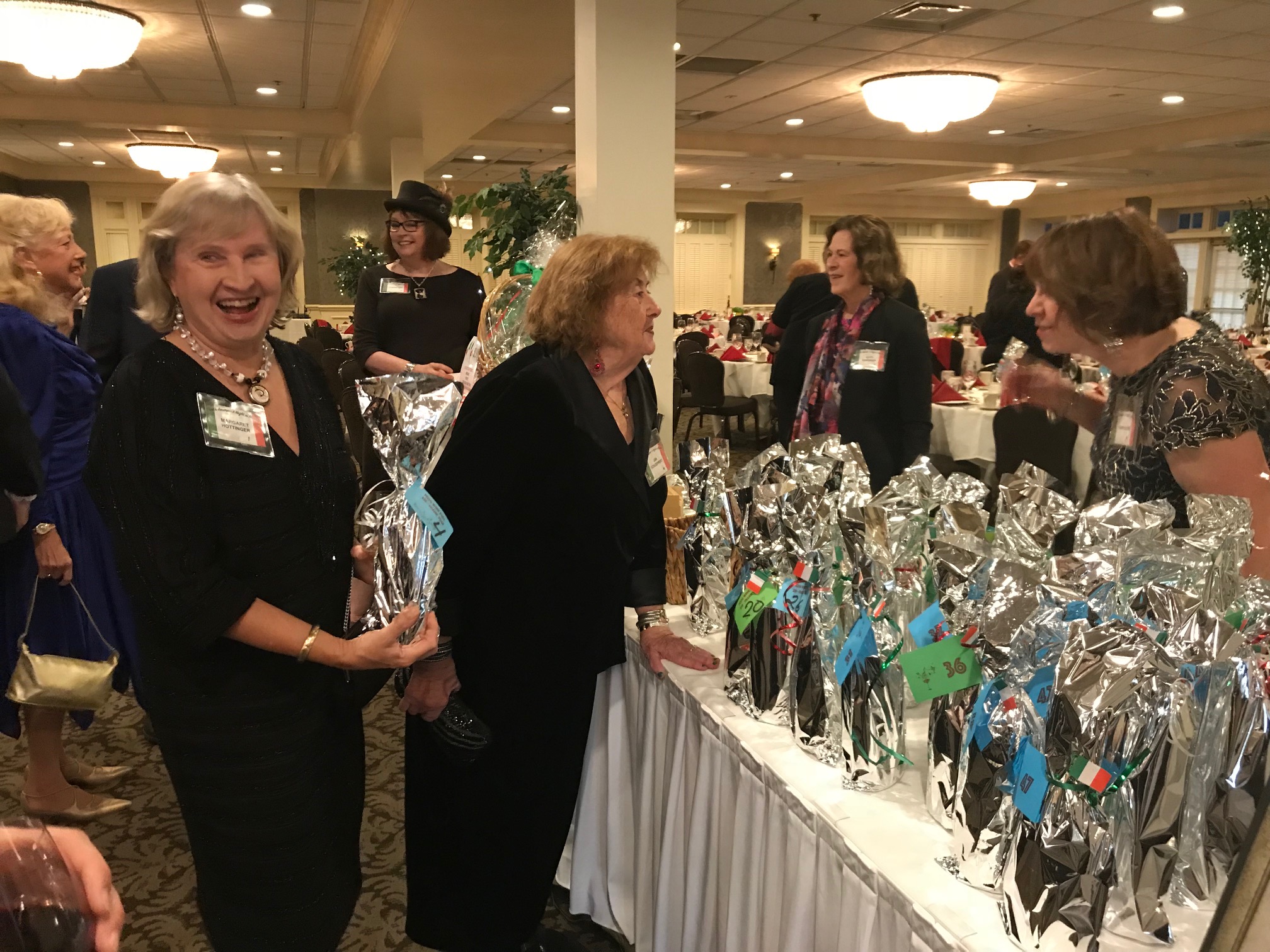 Jan Schubert and Margaret Hottinger at the 57th Annual Twin Cities Opera Guild Candlelight Dinner fundraiser.